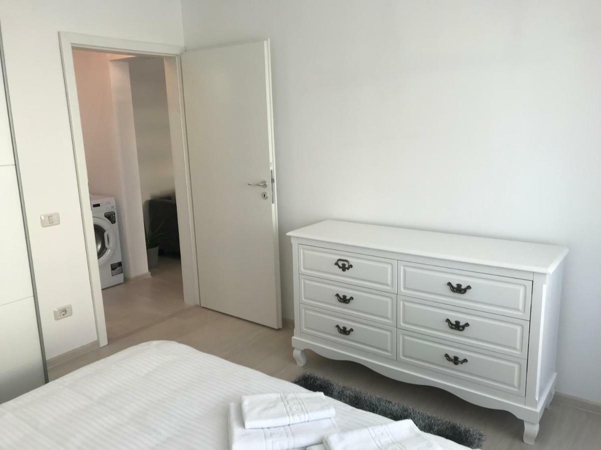 Sarah Apartments Piatra Neamţ Exterior foto